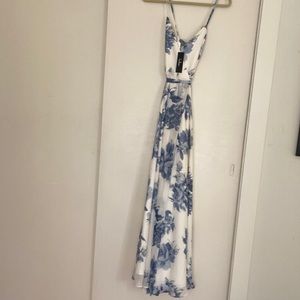 NWT Lulus maxi dress, Size Small